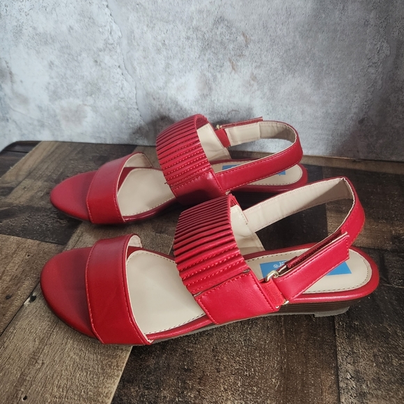 Comfort Corner Women's Fashionable Sandals Red - Size 7 - Picture 5 of 7